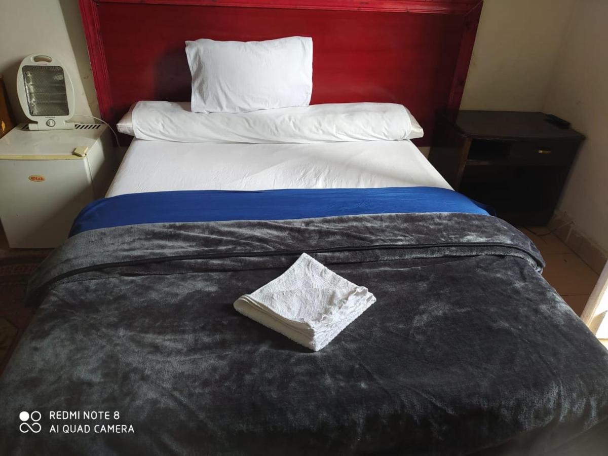 Transit Alexandria Hostel Екстер'єр фото
